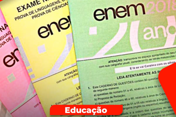 Estudante se preparando para o ENEM 2025 com materiais e cartão de confirmação